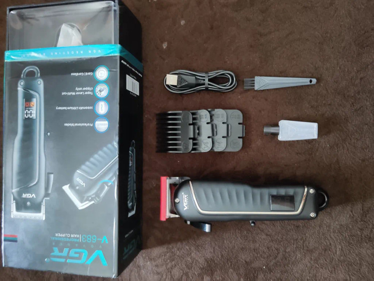 ماشین اصلاح موی سر و صورت وی جی ار مدل V-683